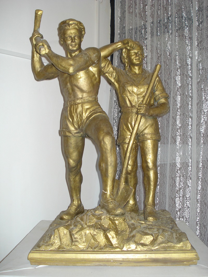 Скулптура „Бригадири”. Автор:  Димитър Копчев. 1956г. 